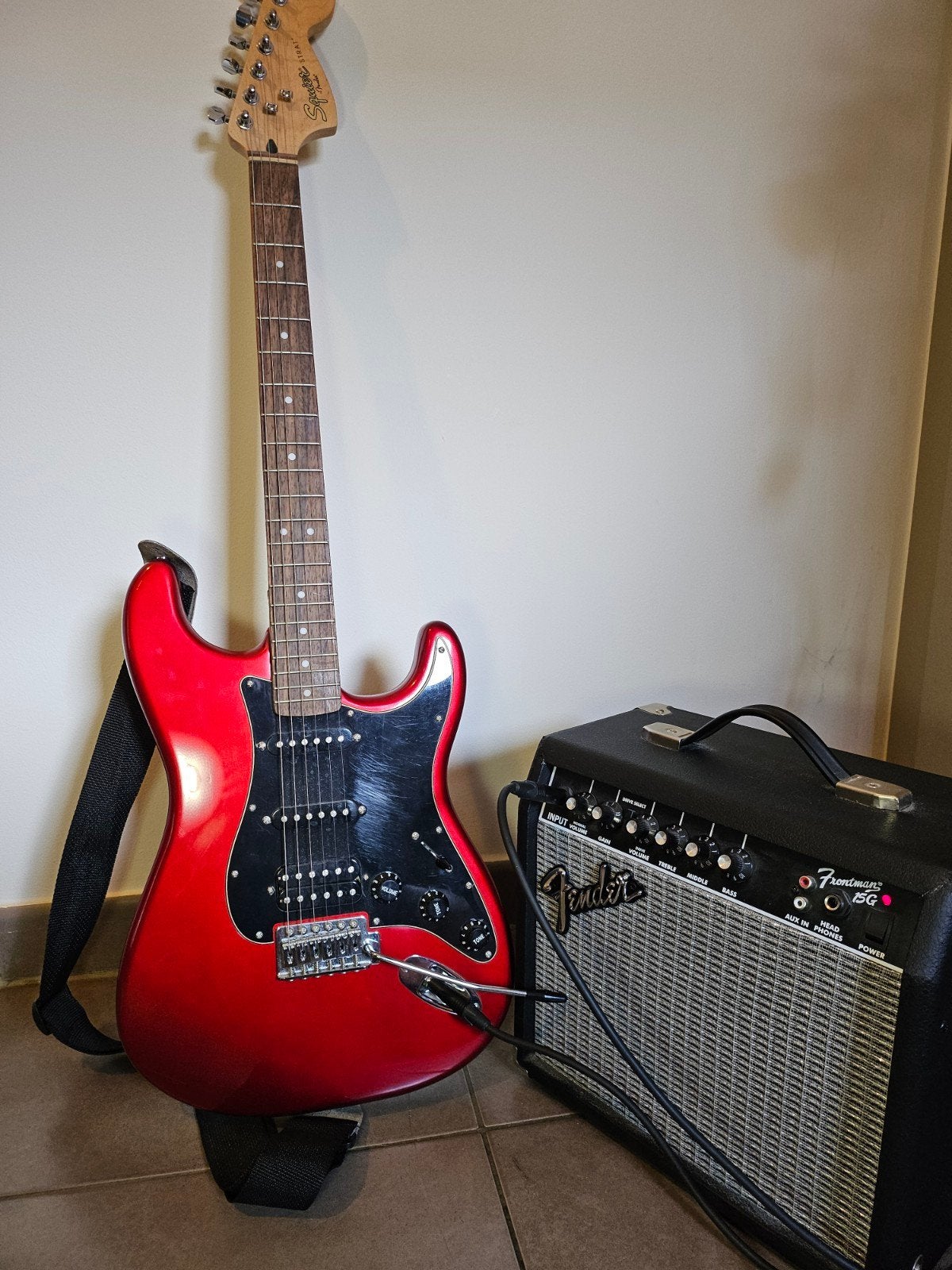 Guitare électrique Squier fender, Muziek en Instrumenten, Snaarinstrumenten | Gitaren | Elektrisch, Fender