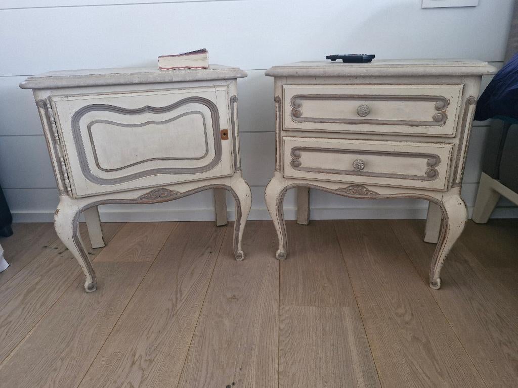 Ravissante paire de tables de nuit / chevet., Moins de 55 cm, Moins de 45 cm, Enlèvement, Utilisé