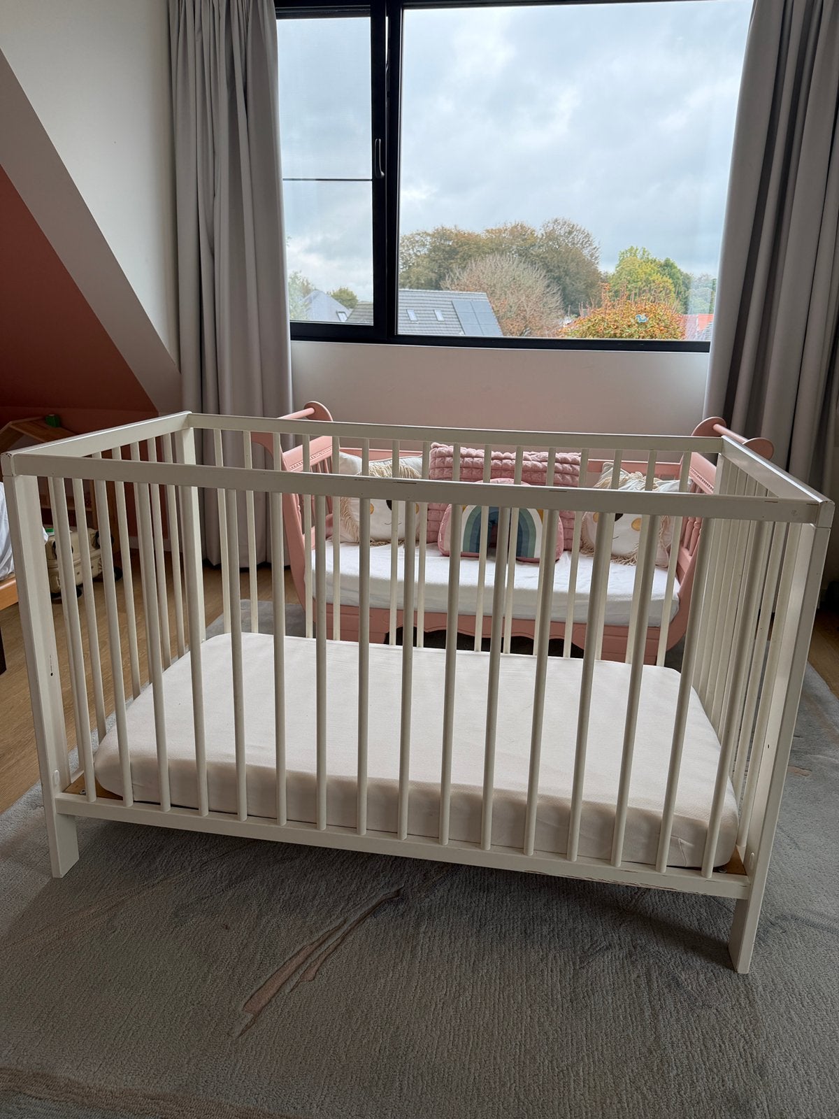 Babybed MET matras + matrasbeschermer, Ophalen, Gebruikt