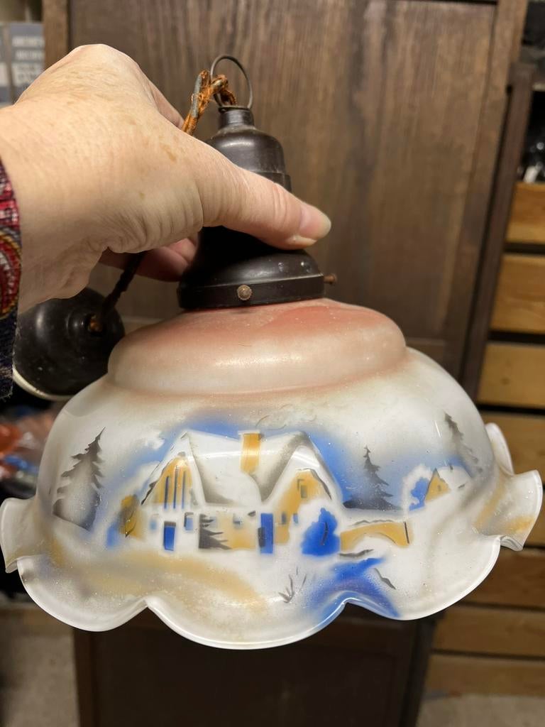 2 lampekapjes in melkglas vintage, Antiek en Kunst, Ophalen