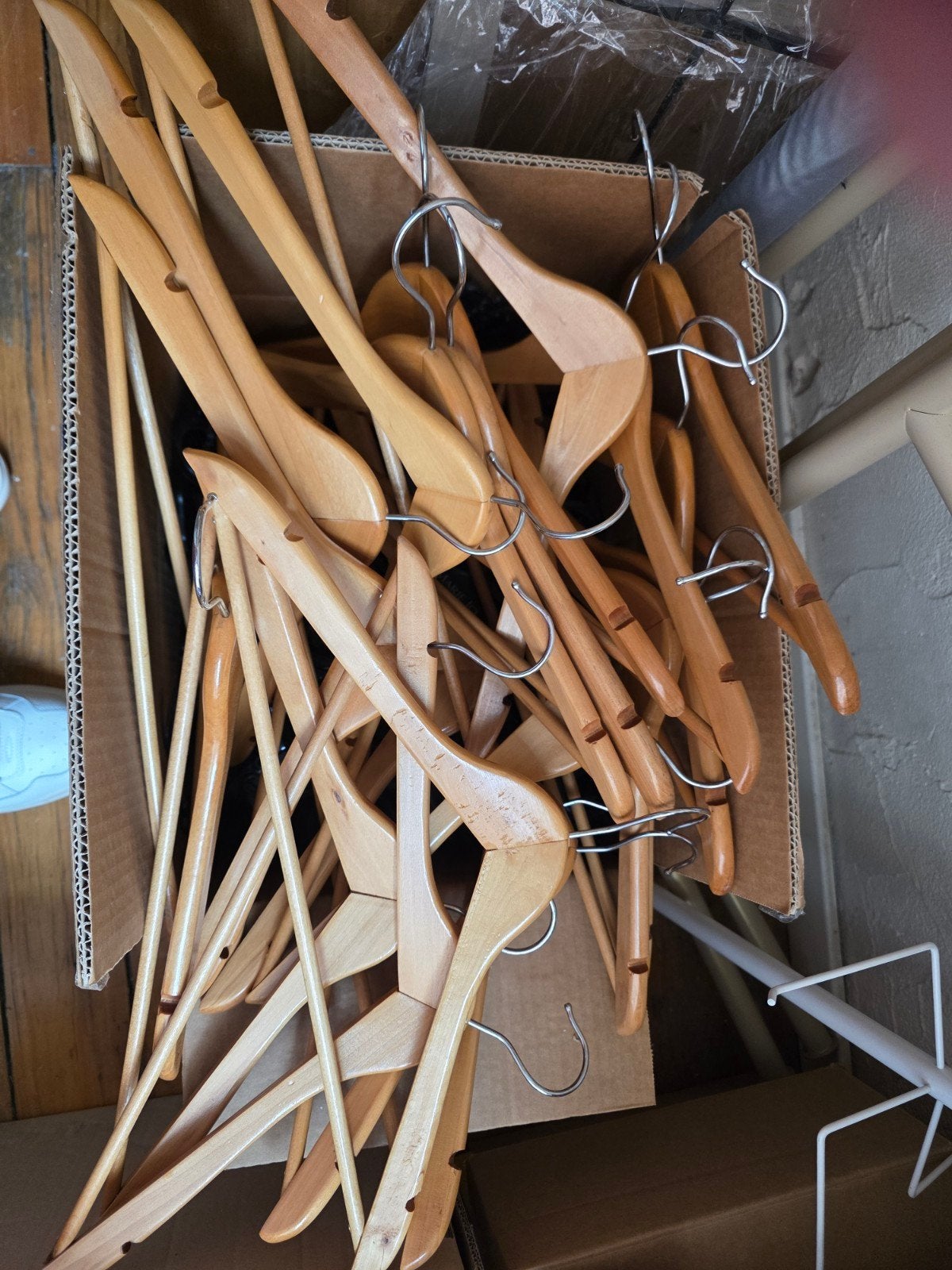 Mooie houten kapstokken., Kleding | Dames, Kledinghangers, Ophalen
