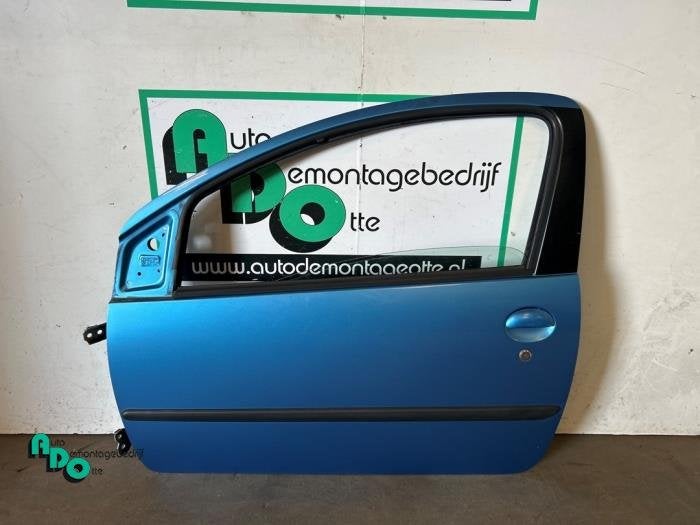 Portière 2portes gauche d'un Peugeot 107 (107 05-) (KMN), -, 3 mois de garantie, Utilisé, Porte