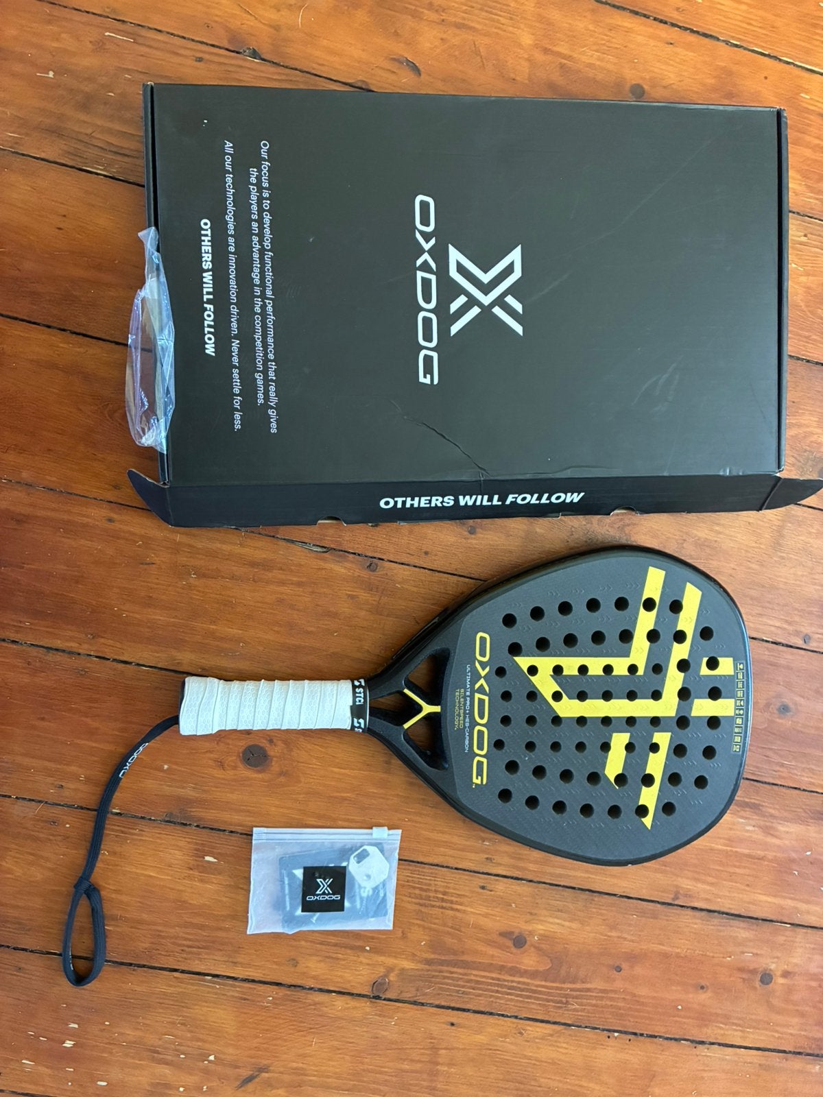 Oxdog ultimate pro + classic 2025, Sport en Fitness, Padel, Ophalen of Verzenden, Gebruikt, Padelracket