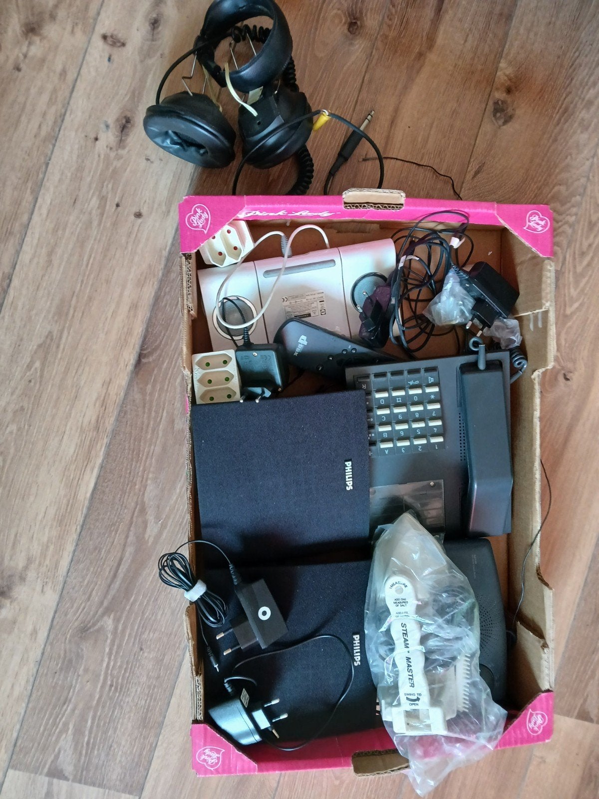 Lot elektronica: oude telefoon, koptelefoon, philips, etc, Ophalen, Niet werkend