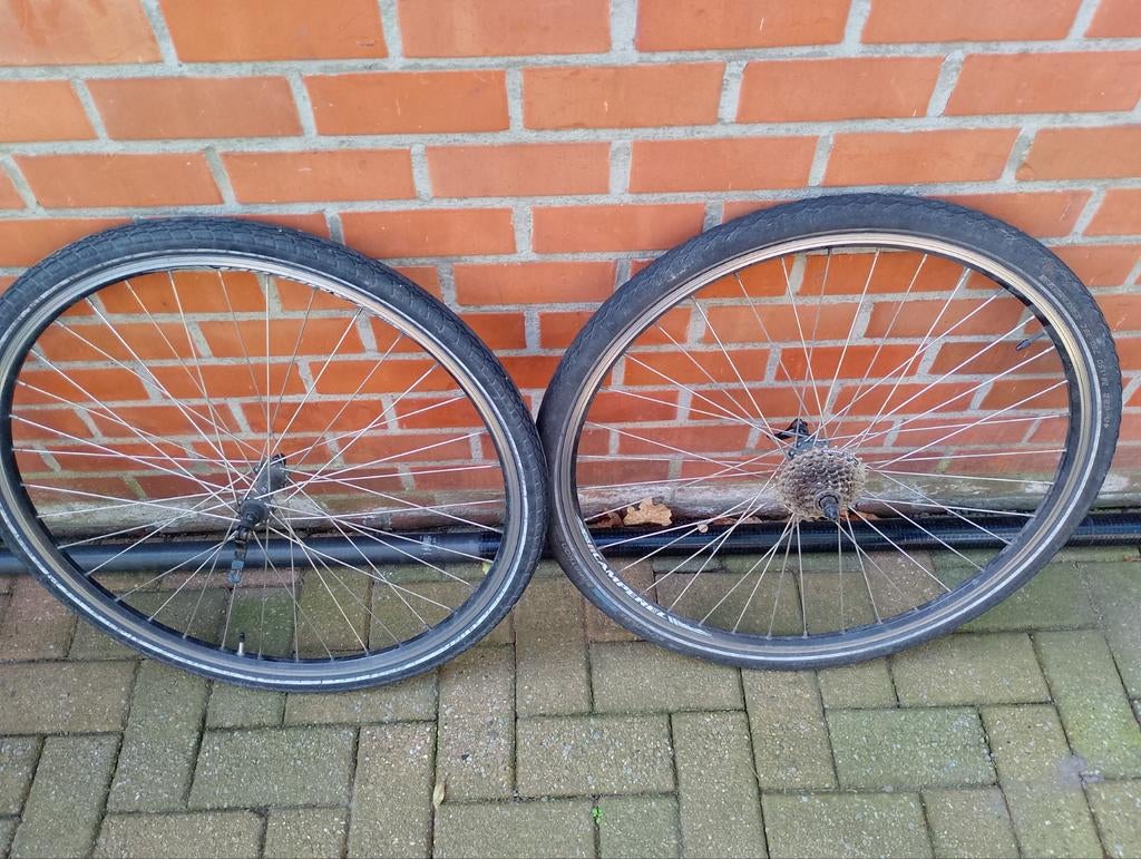 Gelijk voor-en achterwiel 28 inch *1,5 banden, zwarte 50€, Fietsen en Brommers, Ophalen