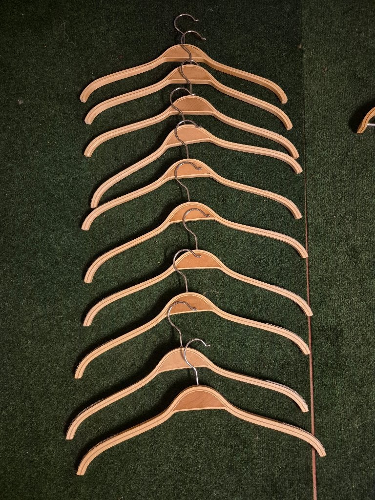 Lot de 10 cintres en bois, Enlèvement ou Envoi, Comme neuf, Bois, Adultes