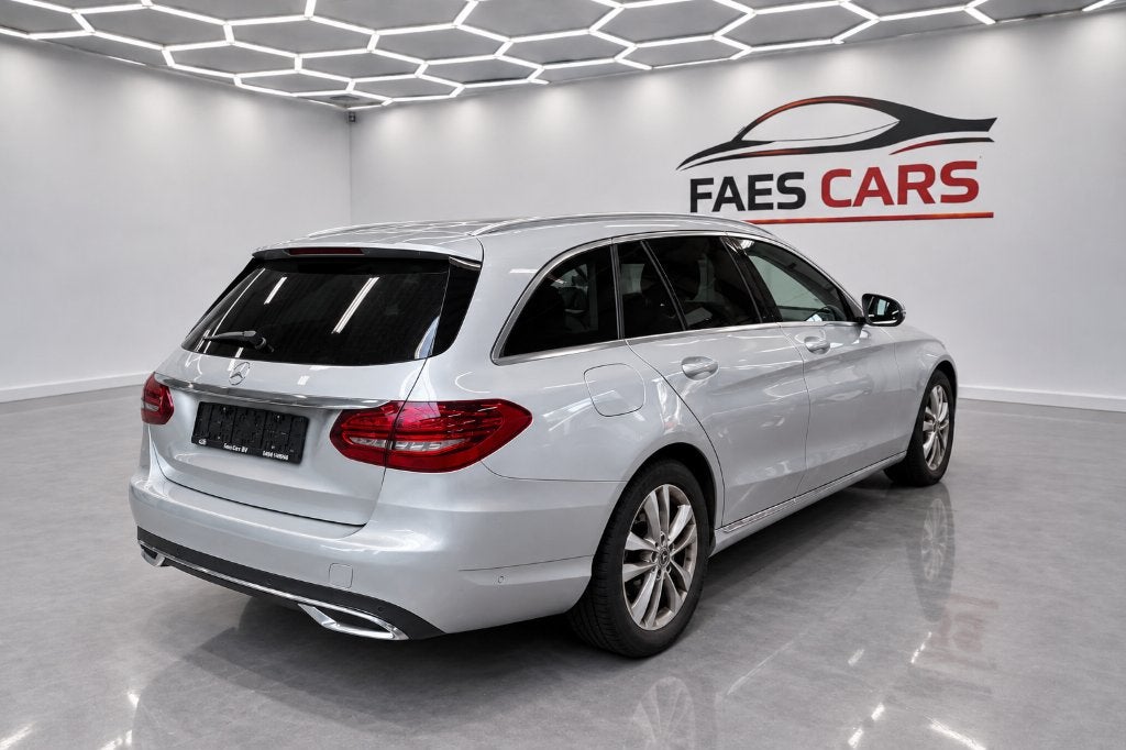 mercedes c160 benzine automaat, Auto's, Automaat, Achterwielaandrijving, 5 deurs, https://public.car-pass.be/vhr/81be8122-7982-48e5-9a17-6c8749b4fc8c