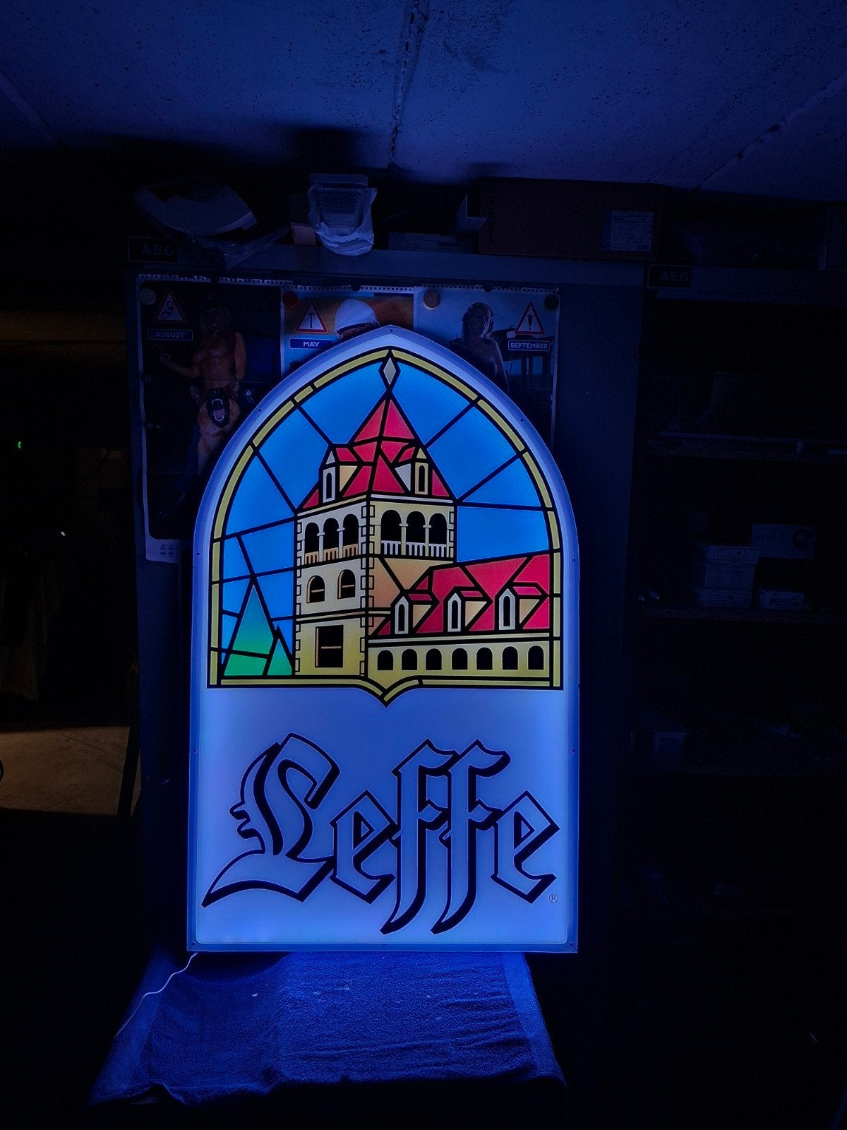 Mooie enkelvoudige lichtreclame LEFFE ., Ophalen, Gebruikt, Lichtbak of (neon) lamp