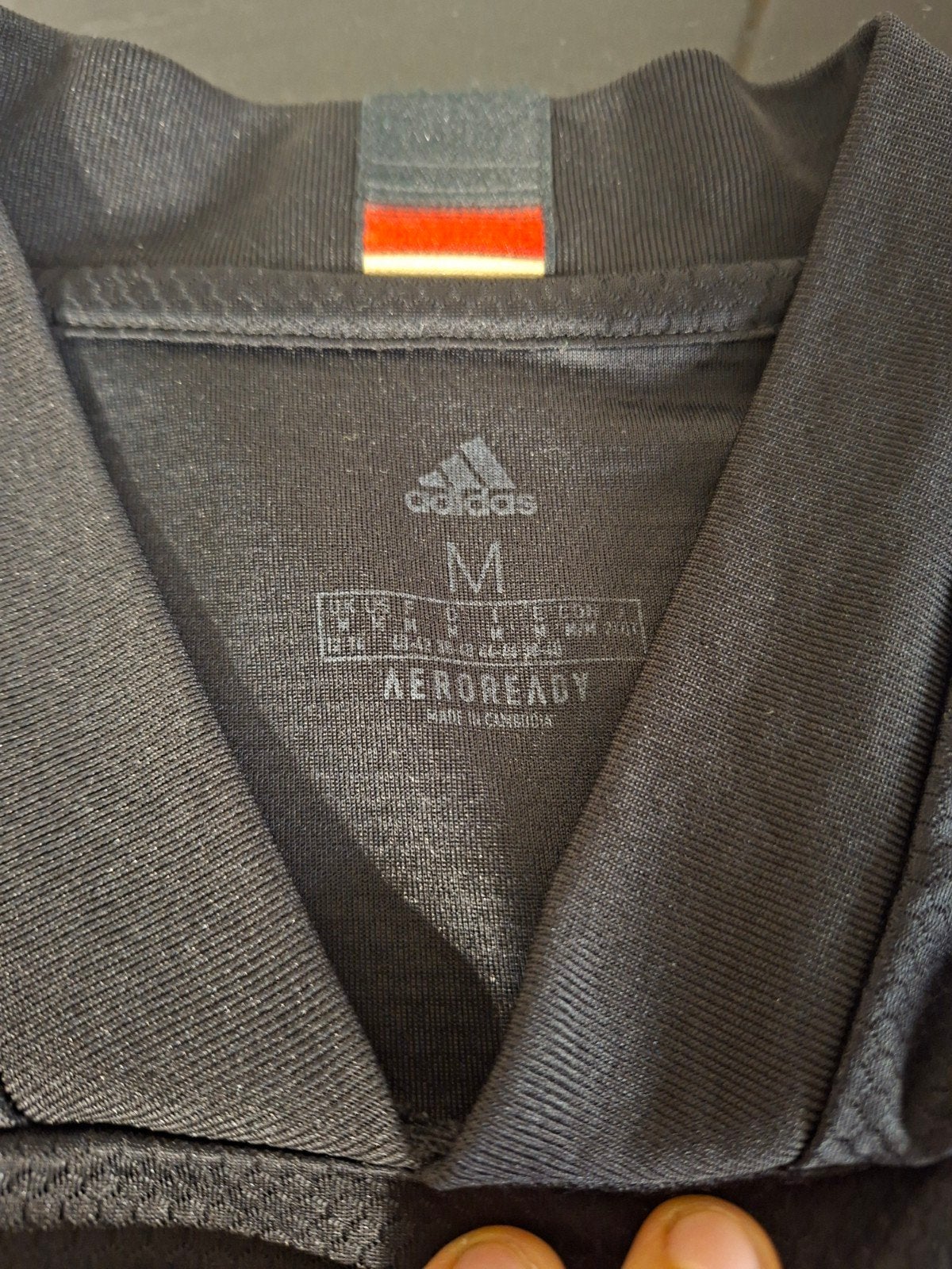 adidas zwarte t-shirt duitsland, Kleding | Heren, Maat 48/50 (M), Ophalen of Verzenden, Zo goed als nieuw, Adidas