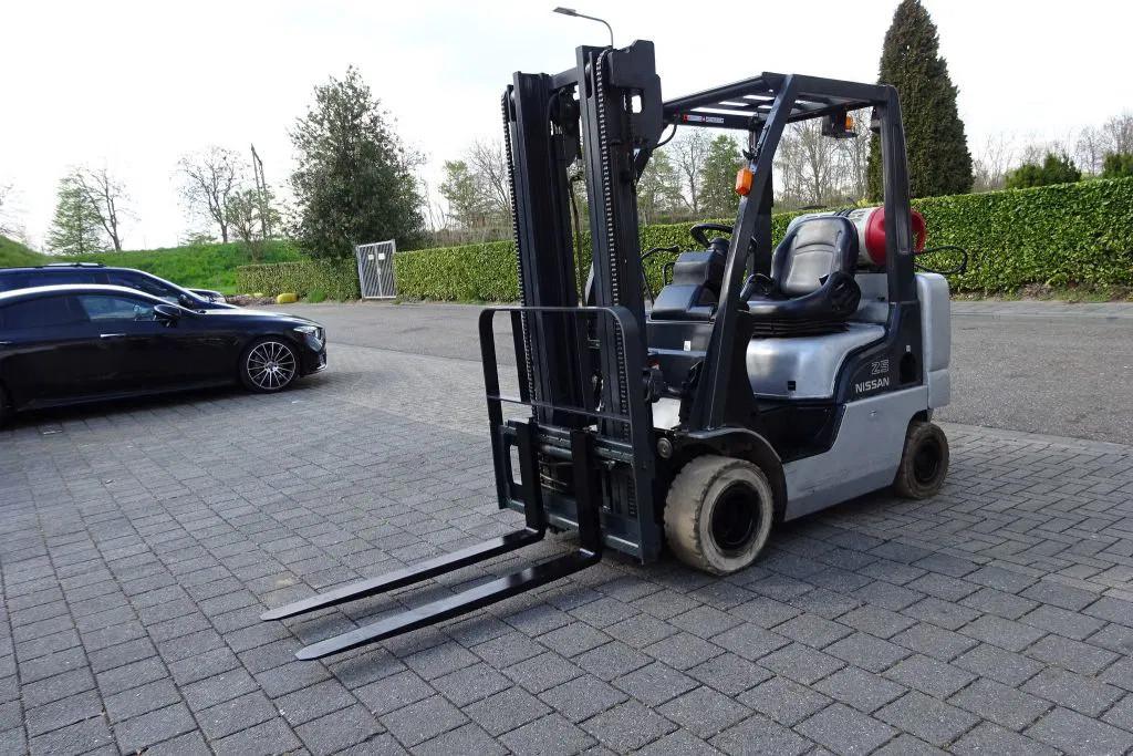 Nissan 2.5 Heftruck (bj 2006), Zakelijke goederen, 2000 tot 3000 kg, LPG, Heftruck, Nissan