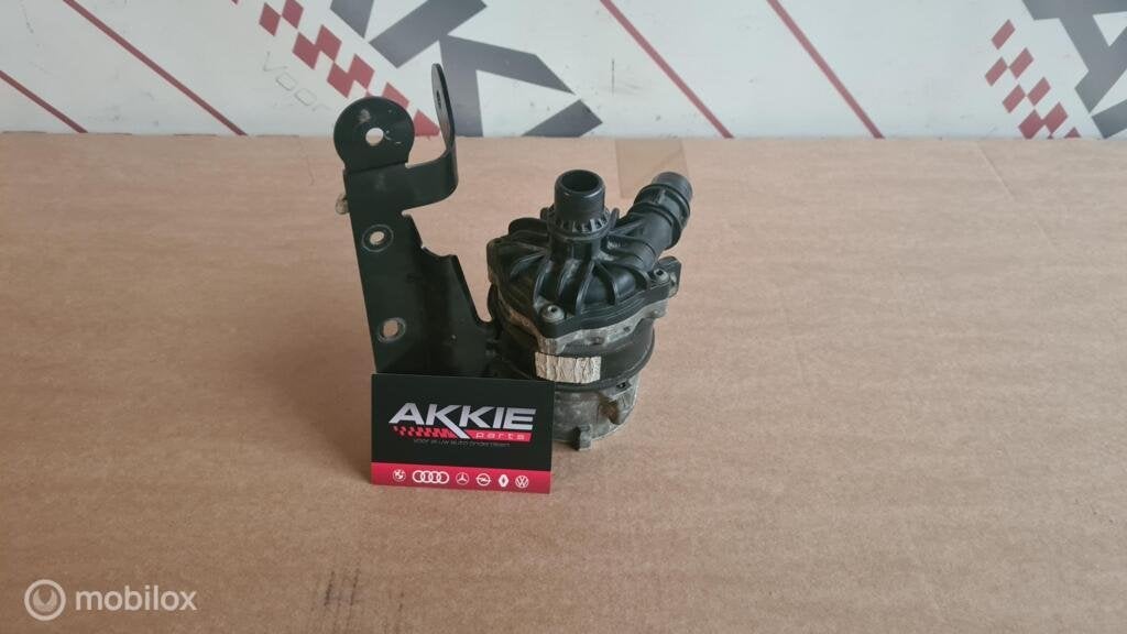 Mercedes A45 CLA45 GLA45 AMG Extra waterpomp a0005001986, Gebruikt, Ophalen of Verzenden