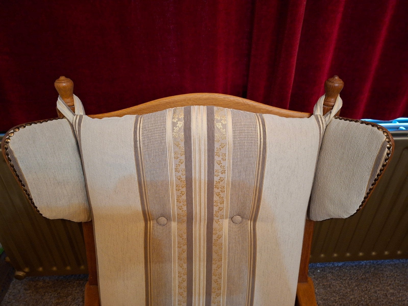 1 fauteuil à bascule et 2 sièges en bois, Enlèvement