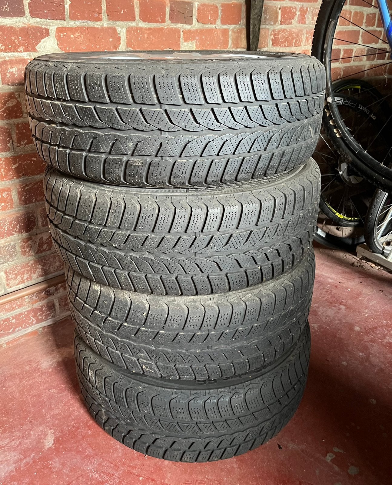 4 pneus de voiture Uniroyal — 195/55 R15 85H, Enlèvement, Utilisé