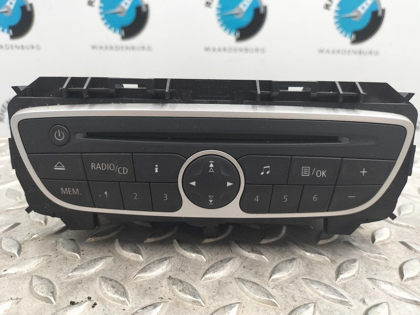RENAULT TWINGO TWINGO II 1.2-16V Dynamique RADIO 2011, Auto-onderdelen, Overige Auto-onderdelen, Gebruikt, ARN erkend, Stiba lid