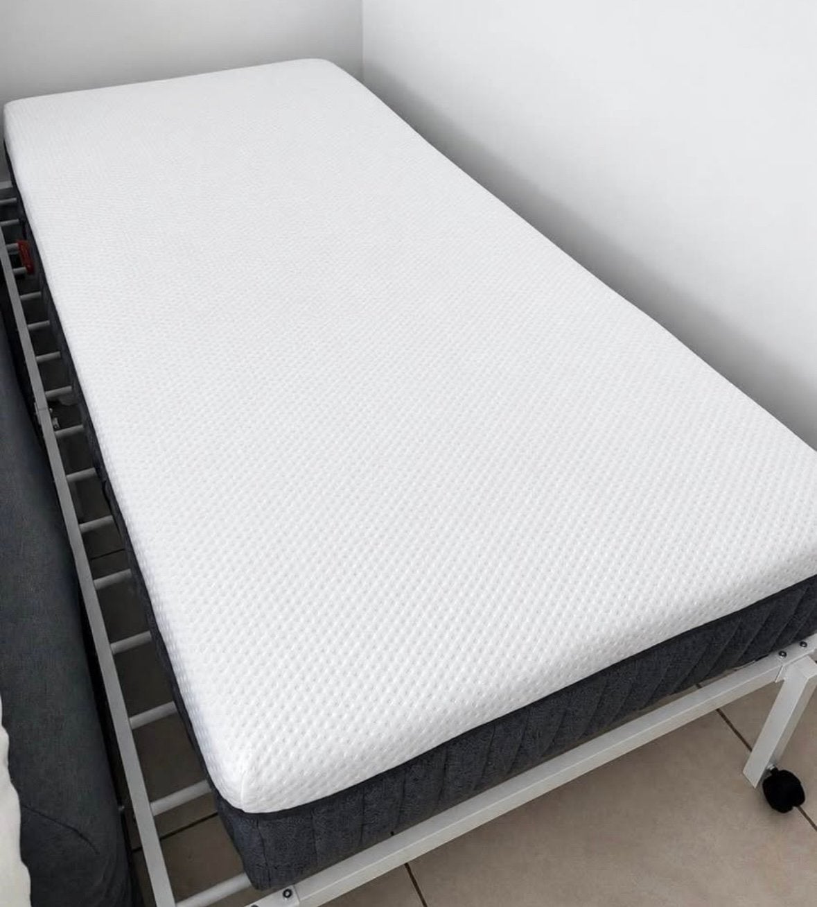 Emma opklapbed + matras, Huis en Inrichting, Ophalen, Zo goed als nieuw, Matras