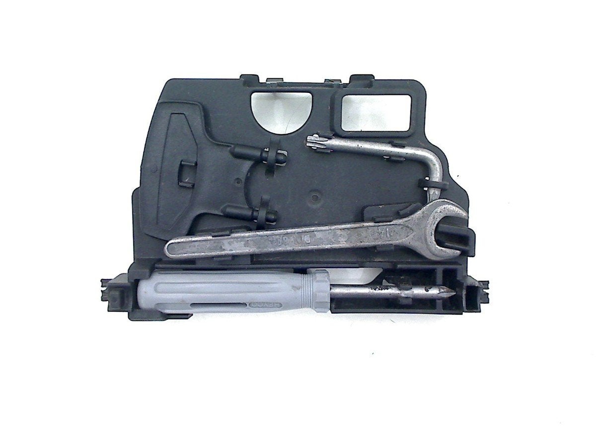 ENSEMBLE D'OUTILS F 900 R 2018-2022 (F900R K83), Dhr. S. di Majo, Utilisé, Info@cama-motorparts.nl, P.J. Troelstraweg 8 8
3144 CX  MAASSLUIS, NL