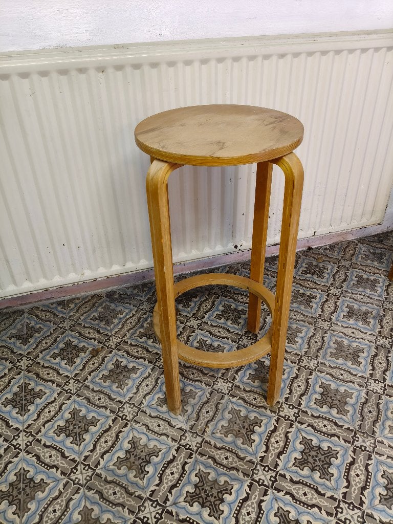 Tabouret haut ancien en bois courbé, Antiquités & Art, Enlèvement