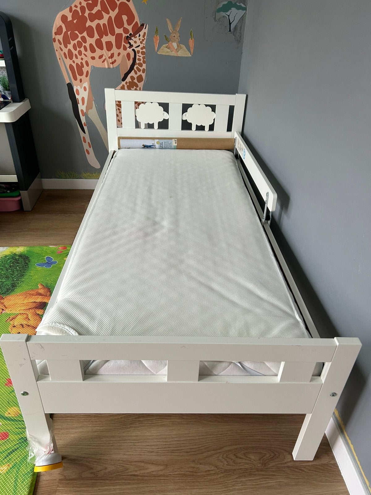 Lit bébé en parfait état, avec matelas propre, Enfants & Bébés, Enlèvement, Comme neuf, Matelas