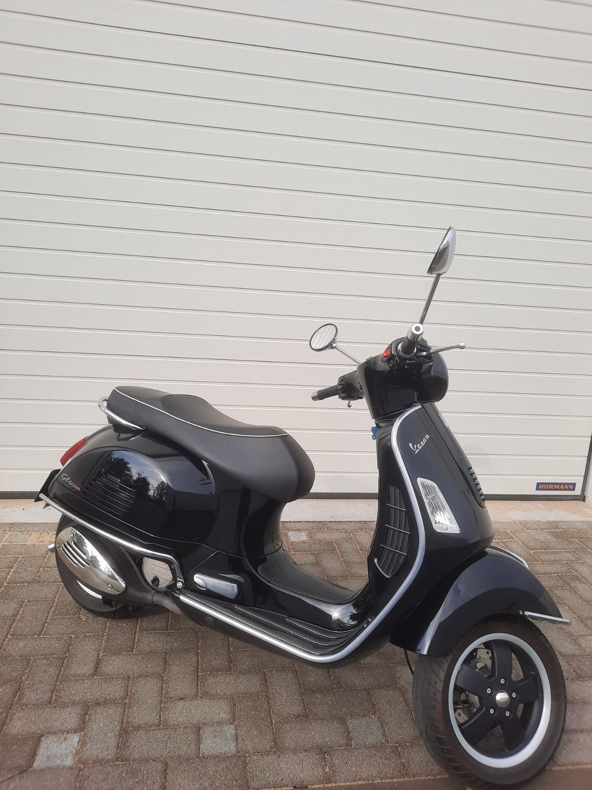 vespa GTS 125cc avec seulement 2147 km, Enlèvement