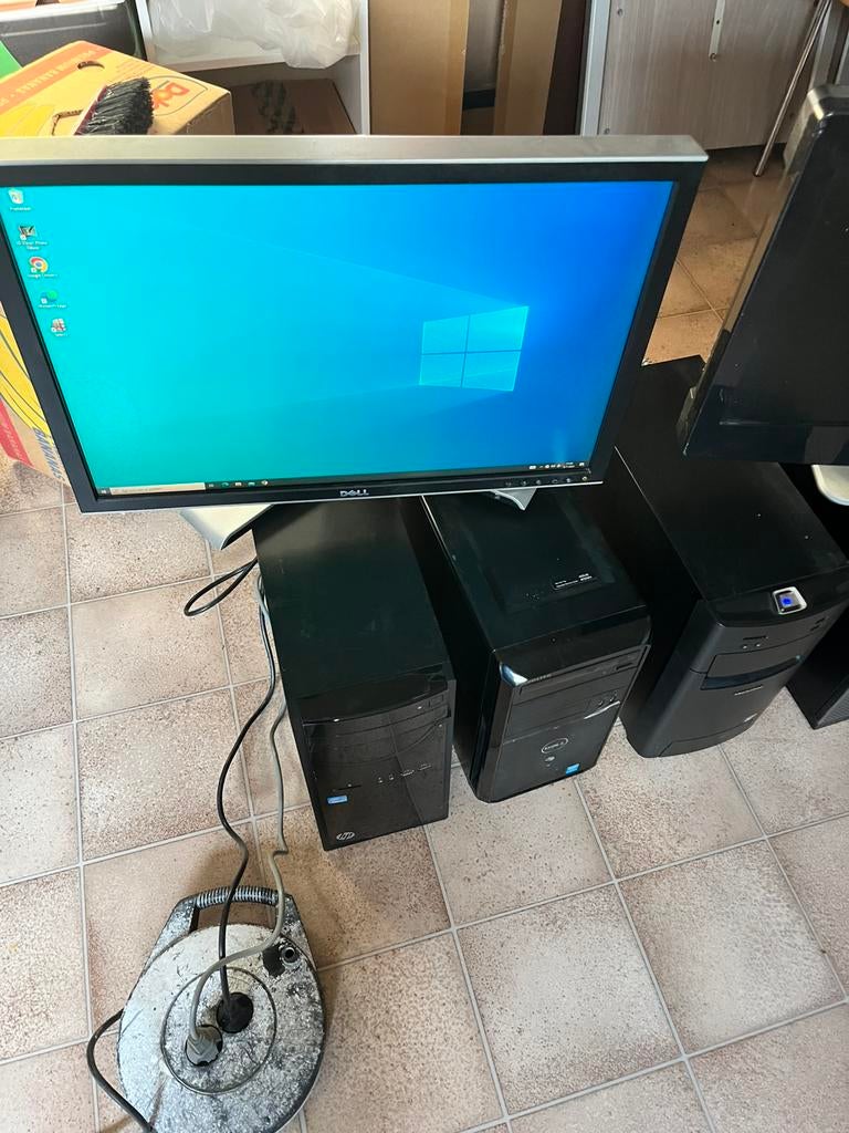 4x complete PC een 4x monitor Werkt nog goed, Ophalen, Zo goed als nieuw