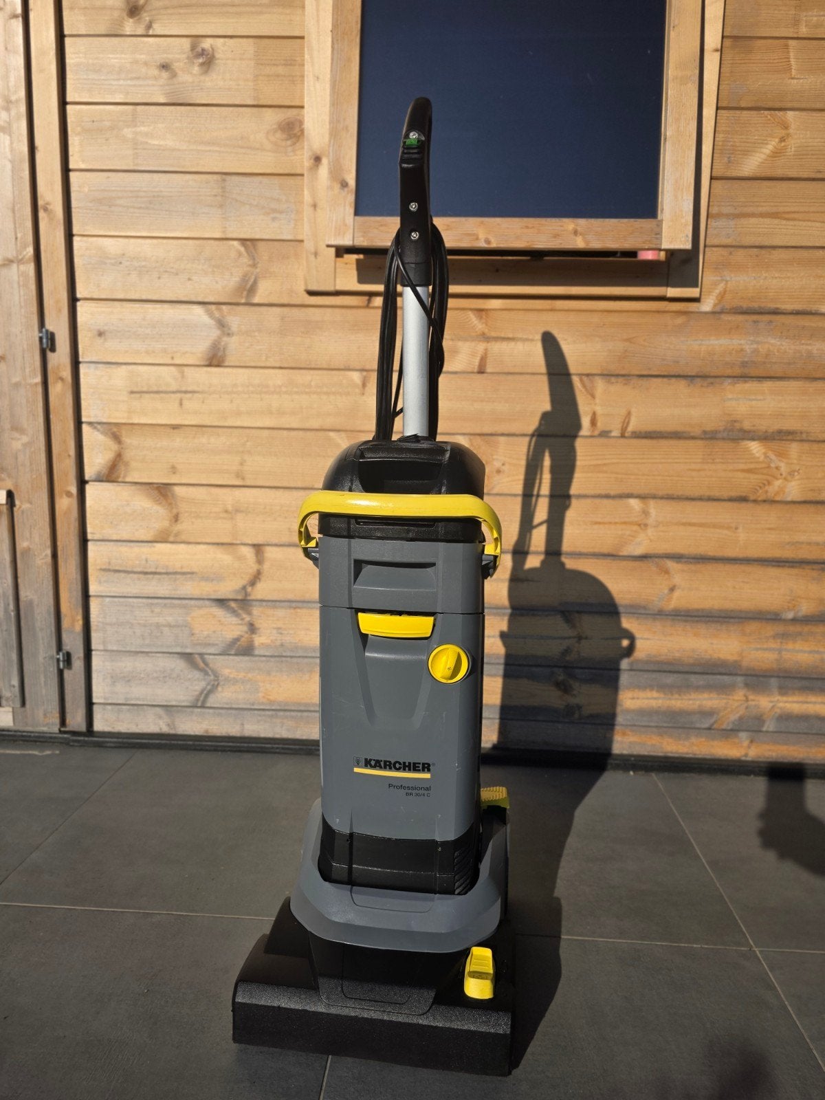 Kärcher BR30/4C Professional Schrobzuigmachine op kabel, Doe-het-zelf en Bouw, Reinigingsmachines, Ophalen of Verzenden, Zo goed als nieuw