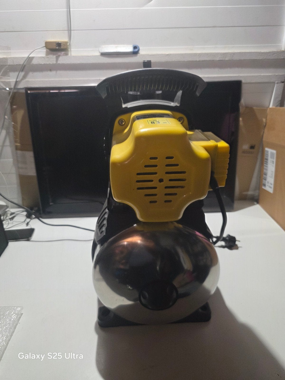 Powerplus POWXG9576 hydrofoorpomp 1200W – 19L, Ophalen of Verzenden, Zo goed als nieuw