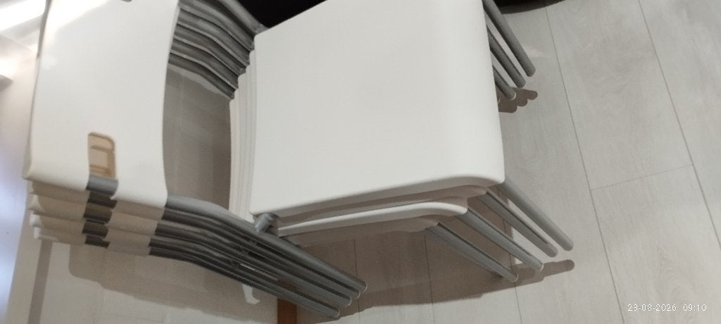 Witte stapel stoelen, Ophalen, Zo goed als nieuw, Kunststof, Vijf, Zes of meer stoelen