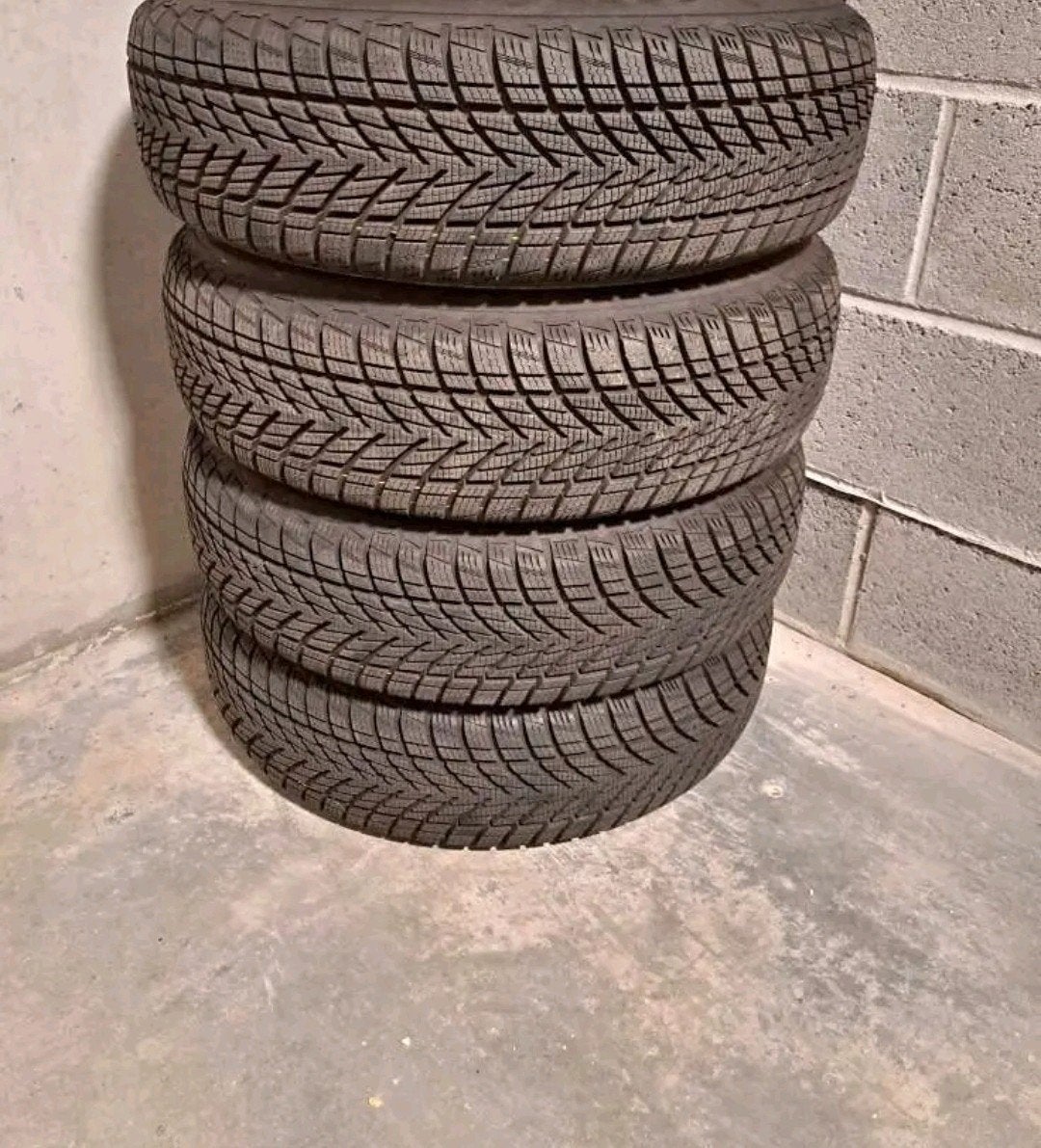 Set van 4 Banden met stalen 4 
gaats velgen Maat 185 65 R15, Auto-onderdelen, Ophalen, 15 inch, Banden en Velgen, 185 mm
