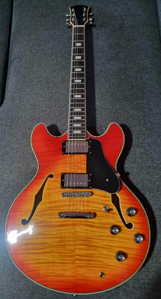 SIRE LARRY CARLTON H7 CS, Musique & Instruments, Enlèvement, Neuf, Hollow body, Autres marques