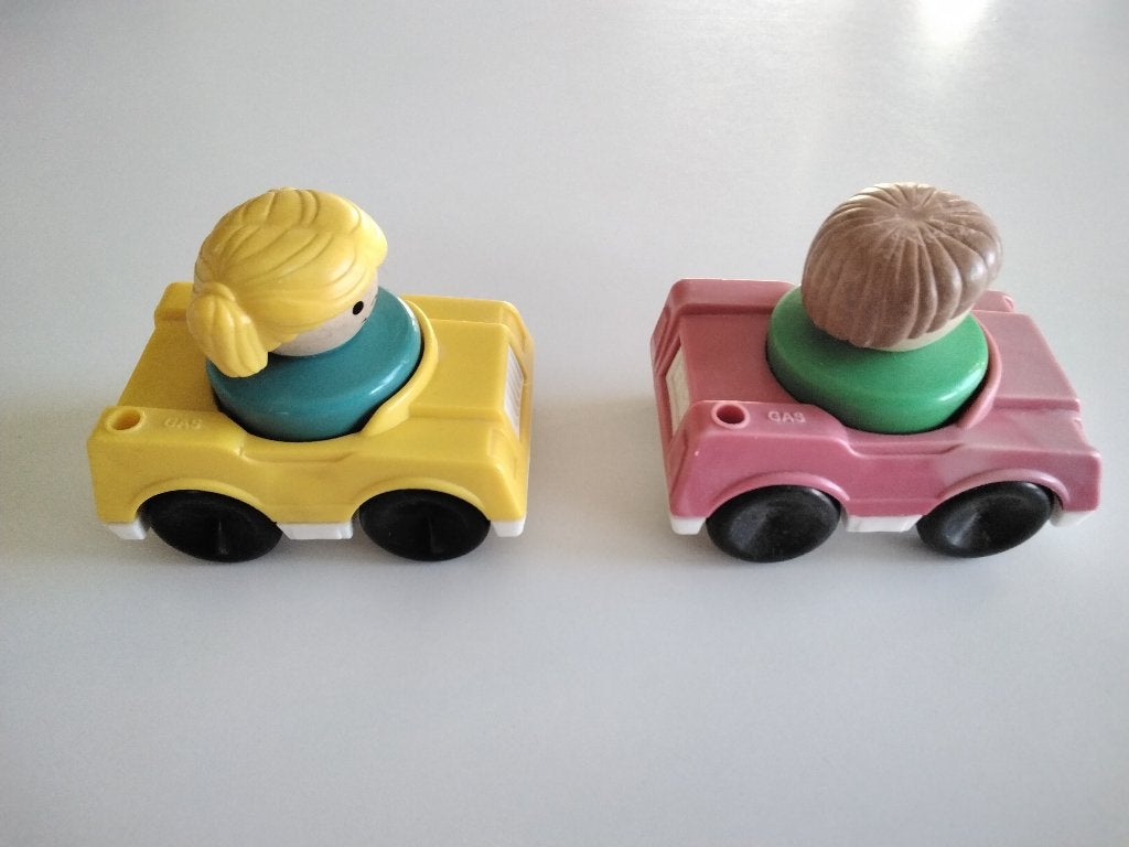 Lot 2 petites voitures + personnages Fischer-Price -1990, Enlèvement ou Envoi, Utilisé, Voiture ou Véhicule