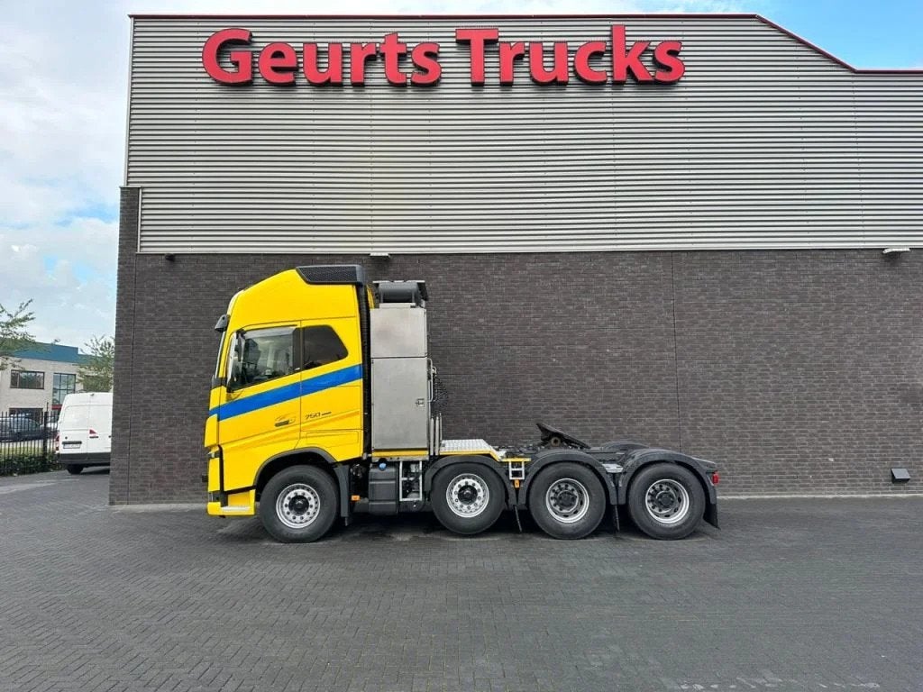 Volvo FH 16.750 8X4 HEAVY DUTY TRACTOR/SZM/TREKKER, Auto's, Automaat, Euro 6, Geel, Diesel