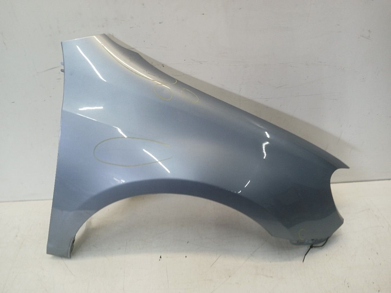 Spatbord rechts voor Volkswagen Golf, Onderdelen@venauto.nl, Van der Ven Autorecycling B.V., Gebruikt, Ettenseweg 76, 4706 PB Roosendaal, The Netherlands