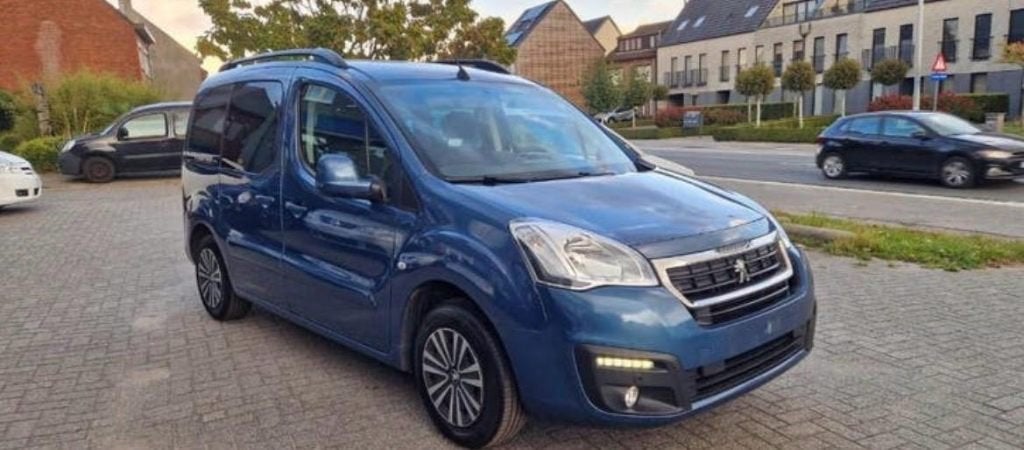 Peugeot Partner –1.2Benzine Bj2017 137000km Direct Rijklaar, Auto's, Voorwielaandrijving, Stof, 1200 kg, 700 kg