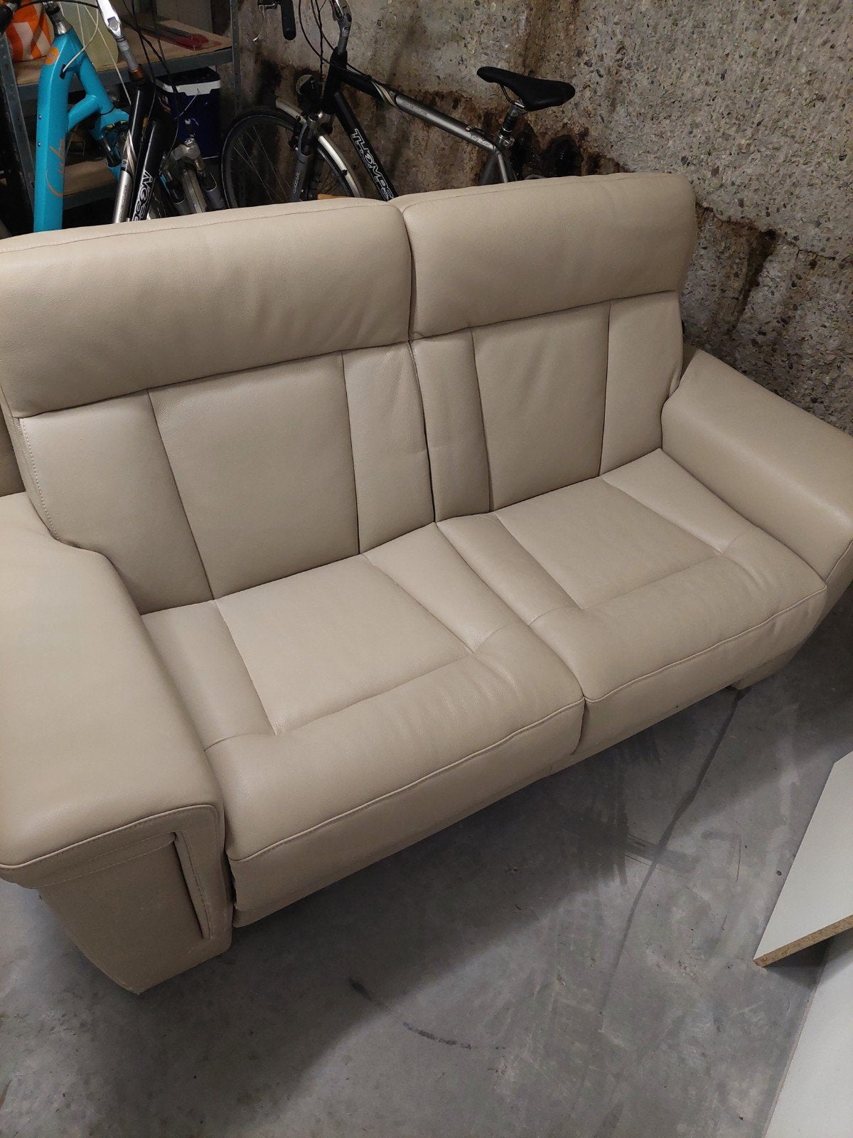 2-zit lederen zetel beige., Ophalen
