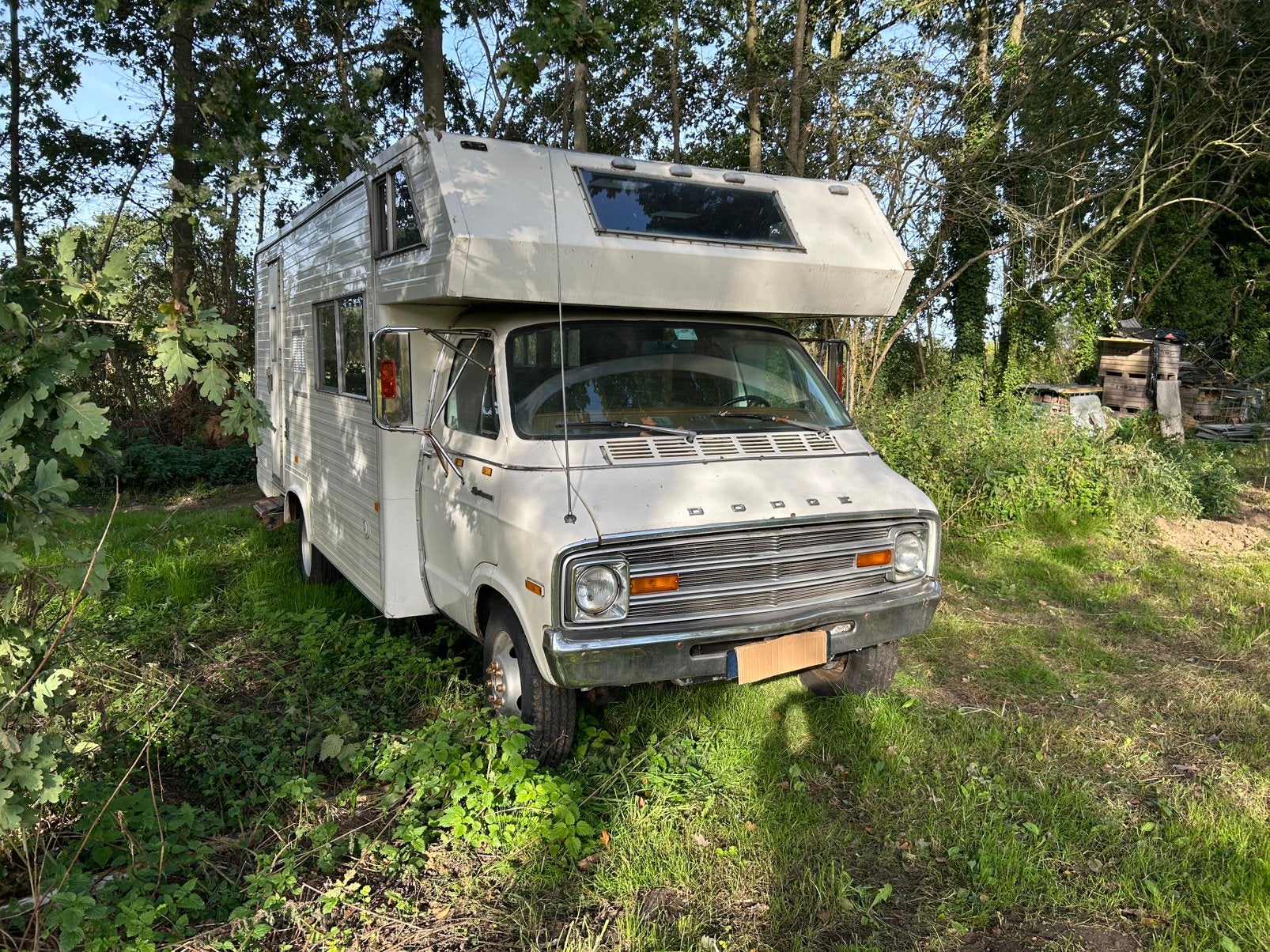 Dodge camper 5,8 ltr v8 LPG 1979inr. oude auto of motor mog., Caravans en Kamperen, Particulier, Automaat, LPG