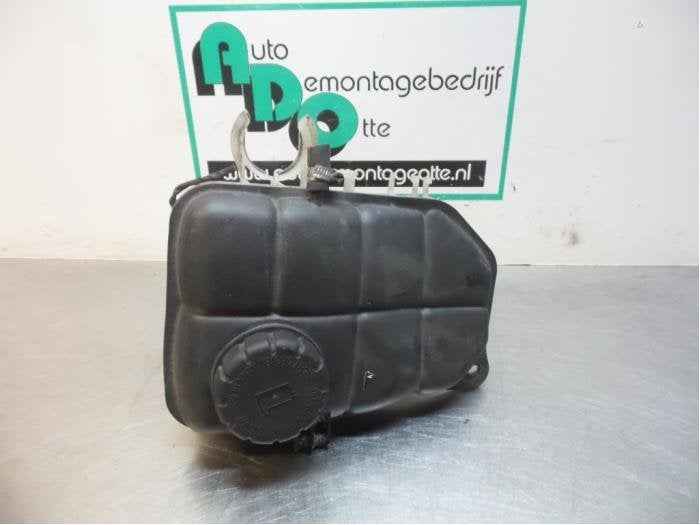 Réservoir d'expansion d'un Mercedes C-Klasse (C-Klasse 00-), 3 mois de garantie, Utilisé, -, -