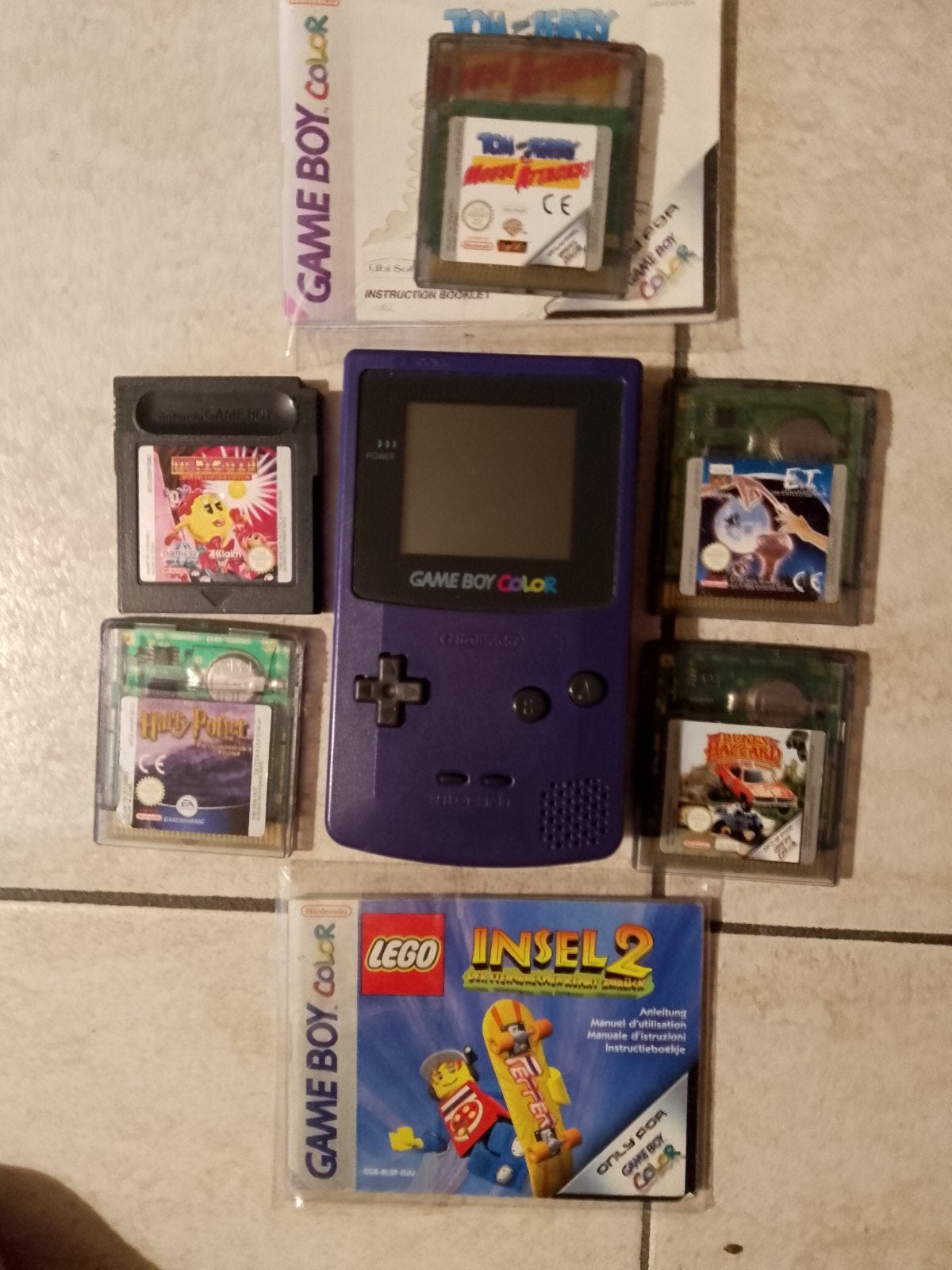 Couleur Game-Boy (violet). Notez 5 jeux GBC et 2 manuels., Enlèvement ou Envoi