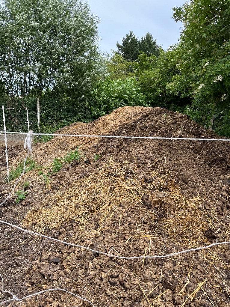 Paardenmest, Ophalen