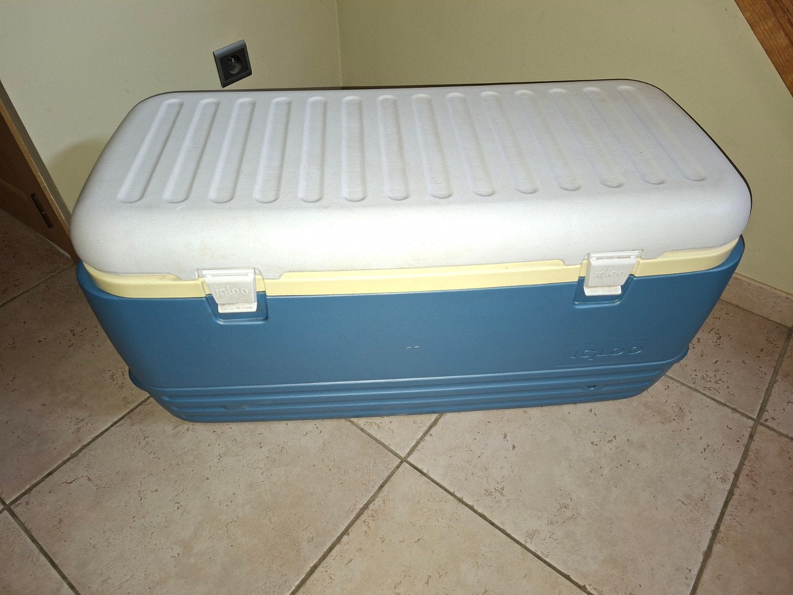 Koelbox igloo 120L, Caravans en Kamperen, Ophalen, Koelbox