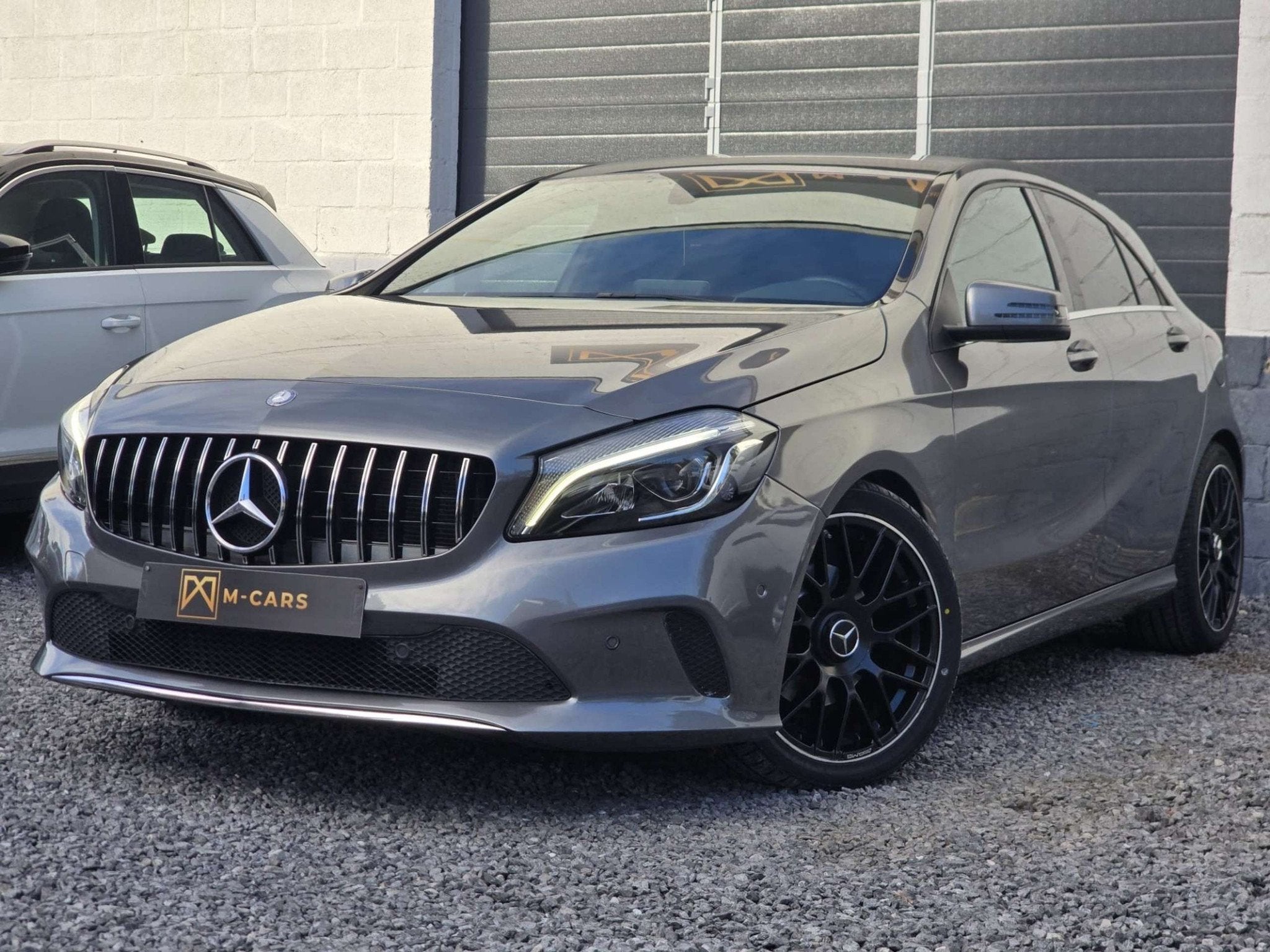 Mercedes-Benz A-Klasse 200 HARMAN K * CUIR CHAUFFANT * CAMER, Autos, Achat, Euro 6, Boîte manuelle, Noir