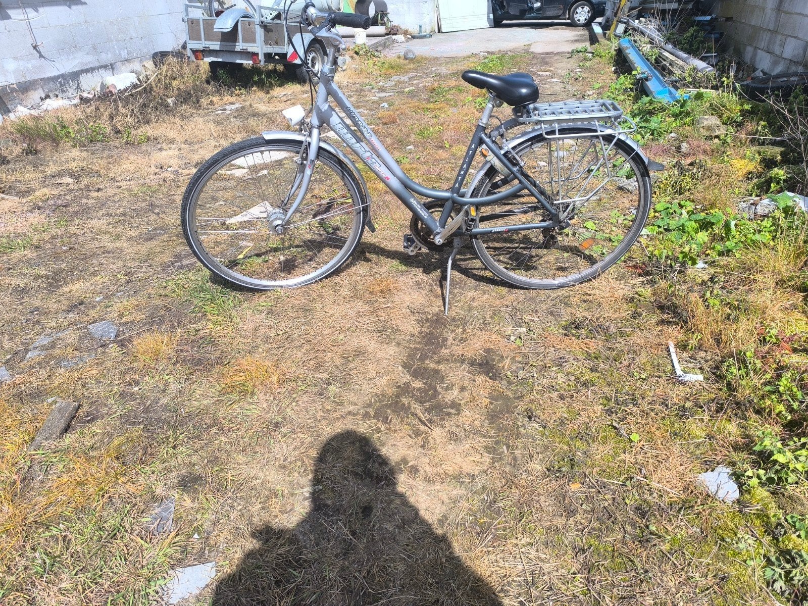 Damesfiets in goede staat, Ophalen