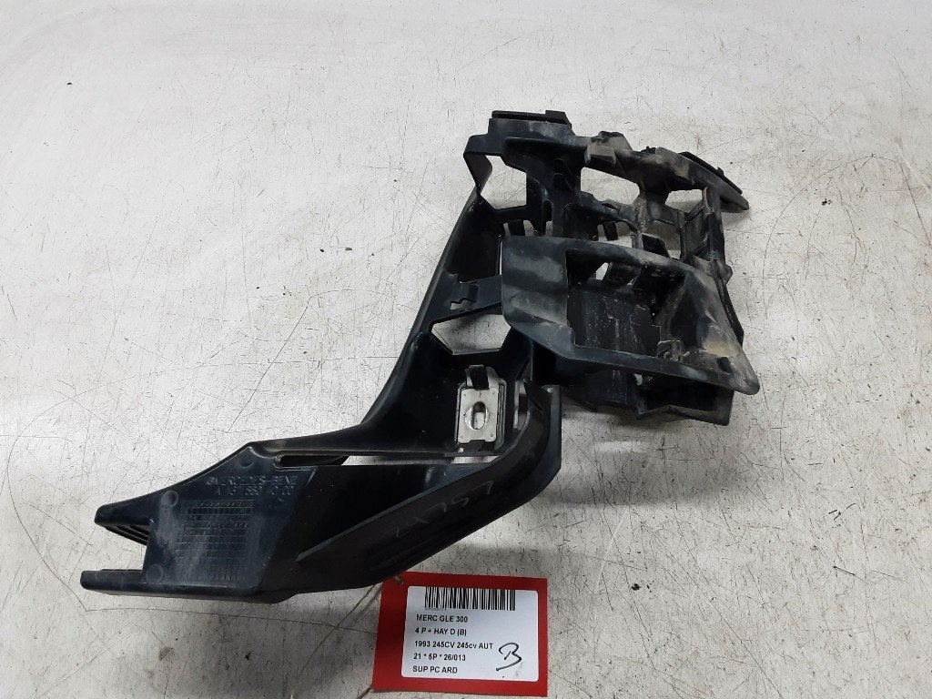 SUPPORT PARE-CHOCS ARRIÈRE DROIT GLE (V167) (A1678804000), Mercedes-Benz, Mevr. I. Hauben, Utilisé, Rue de l'Espoir 34 34
4030  GRIVEGNÉE, BE