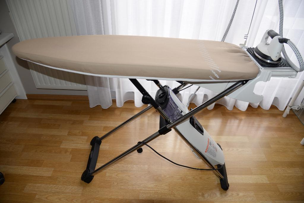 Laurastar i-S6 strijksysteem, Electroménager, Fers à repasser & Planches à repasser, Utilisé, Fer à repasser avec cordon, Enlèvement