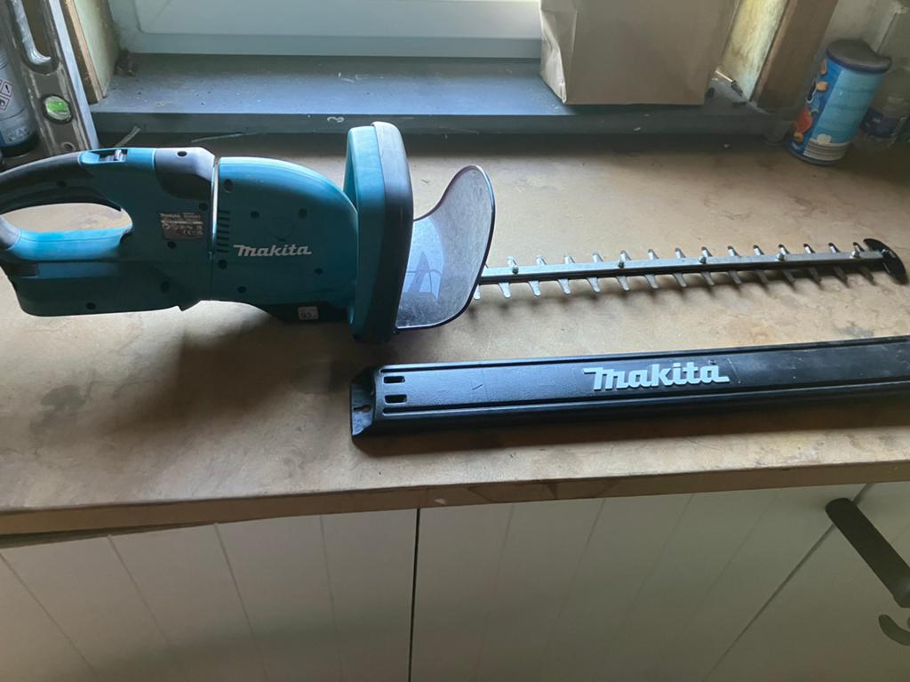 Heggenschaar makita 36 v (2 x 18v), Tuin en Terras, Ophalen, Zo goed als nieuw, Accu