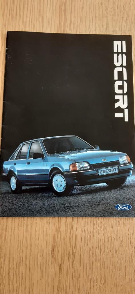 Ford Escort magazine folder, Ford, Ophalen of Verzenden, Zo goed als nieuw, Ford dealers