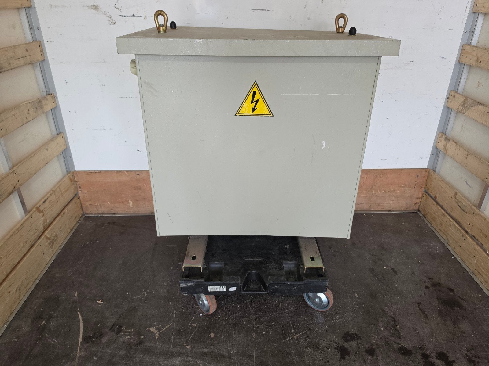 Transformator 250Kva 3x230v naar 3x400v, Doe-het-zelf en Bouw, Ophalen of Verzenden