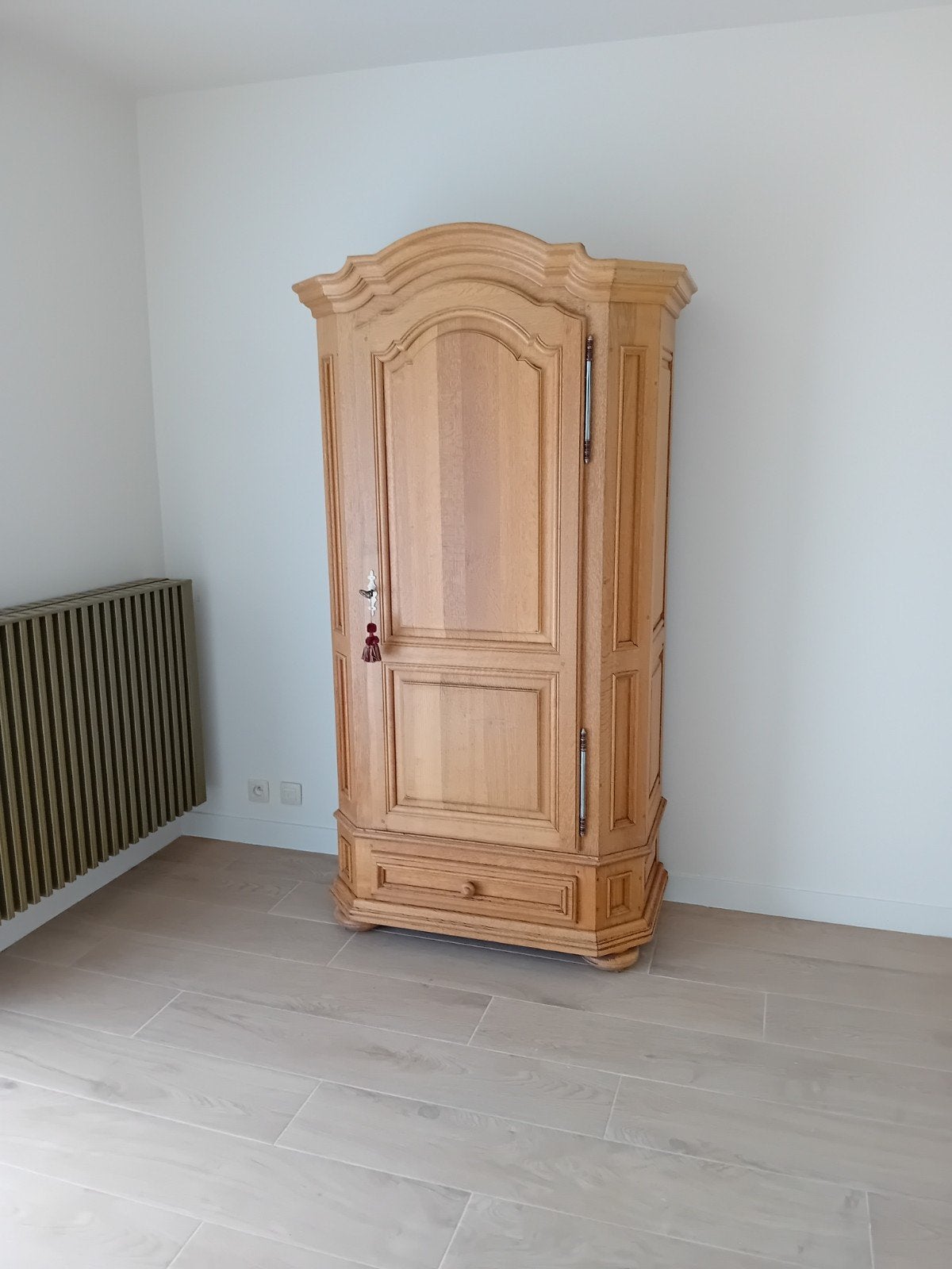 Kast, Enlèvement