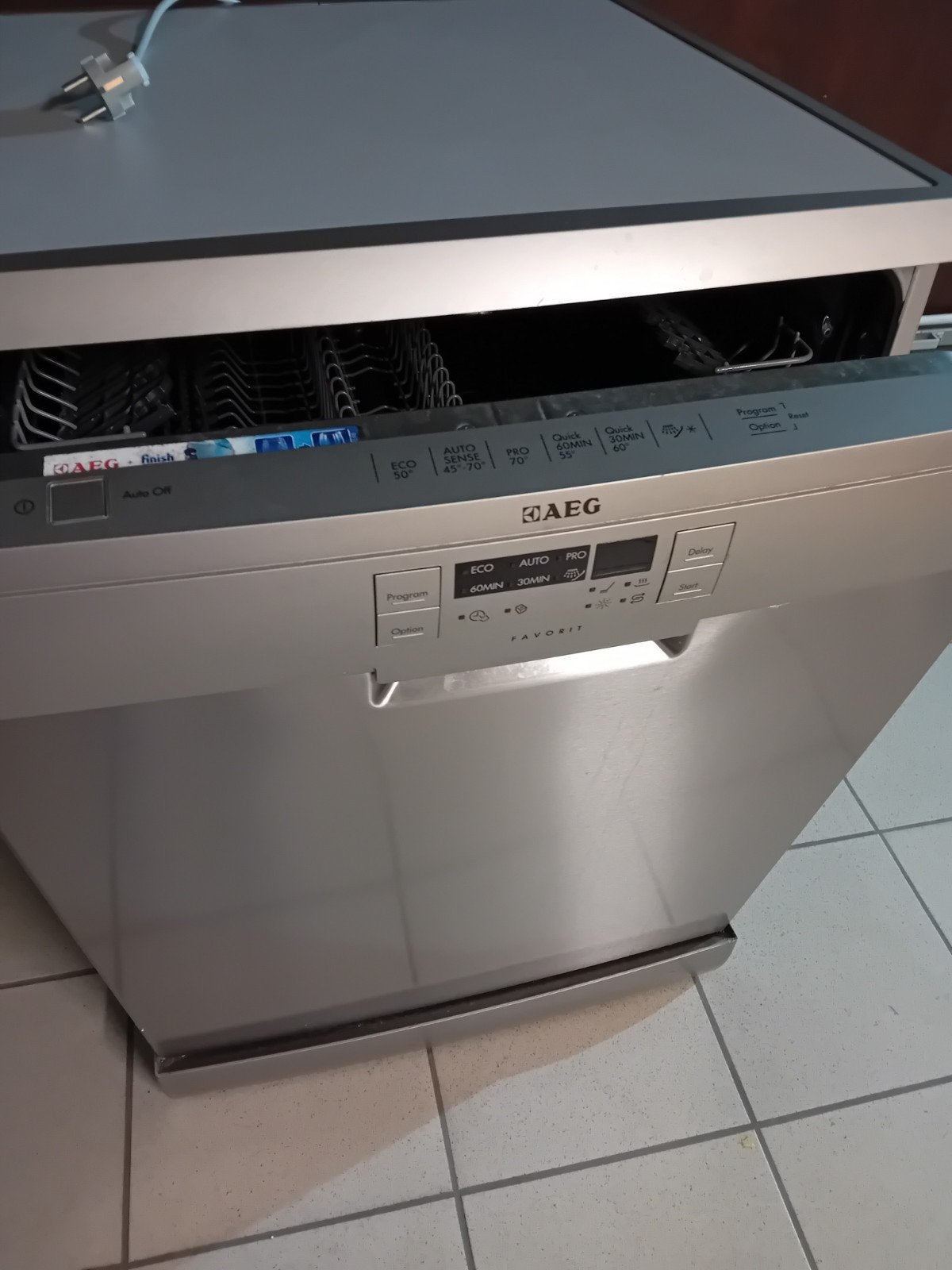 Lave-vaisselle AEG pour REPARATION, Enlèvement, Ne fonctionne pas, Autoportant, 60 cm ou plus