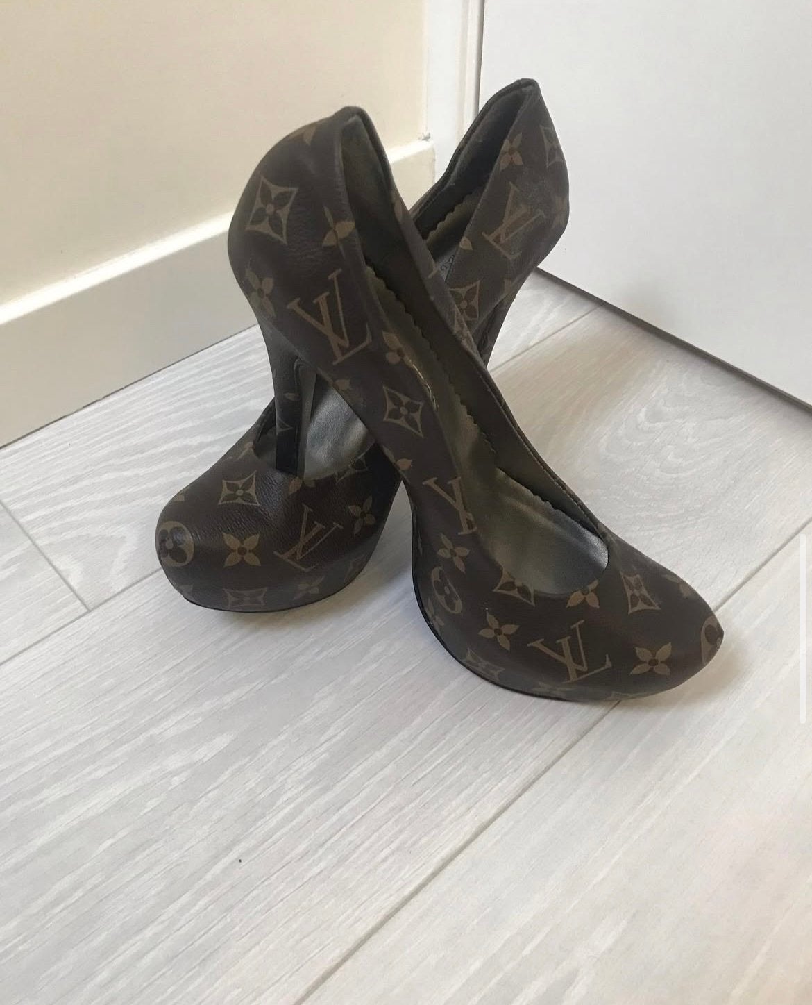 Talons de créateur - Prix fixe 30€, Enlèvement, Comme neuf, Autres couleurs