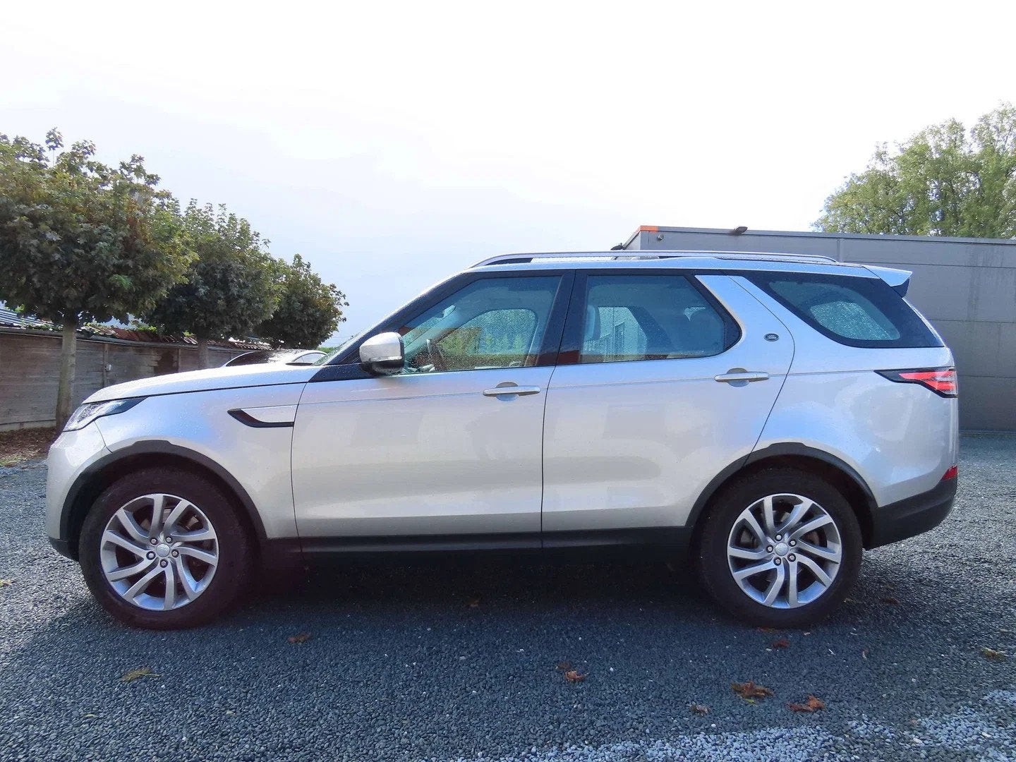 Land Rover Discovery Discovery 3.0 TD6 HSE (bj 2017), Auto's, Automaat, Gebruikt, 2993 cc, Beige